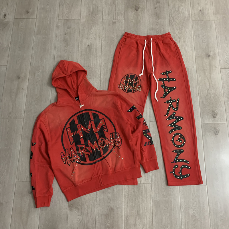 Embroidery Set - ชุดเสื้อฮู้ดและกางเกงแบรนด์แฟชั่นสตรีท HARMONY พร้อมลายปั๊มร้อน ซิปคุณภาพสูง เสื้อคาร์ดิแกนลำลอง ชุดฮาร์โมนี่