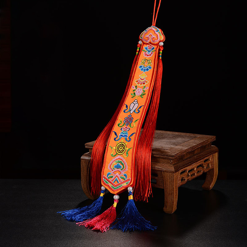 Embroidery Red - ธงริบบิ้นทิเบต งานฝีมือจากเนปาล ลายปักแปดมงคล พร้อมจี้รูปกลอง ประดับตกแต่งห้องพระพุทธศาสนา ธงสีแดง
