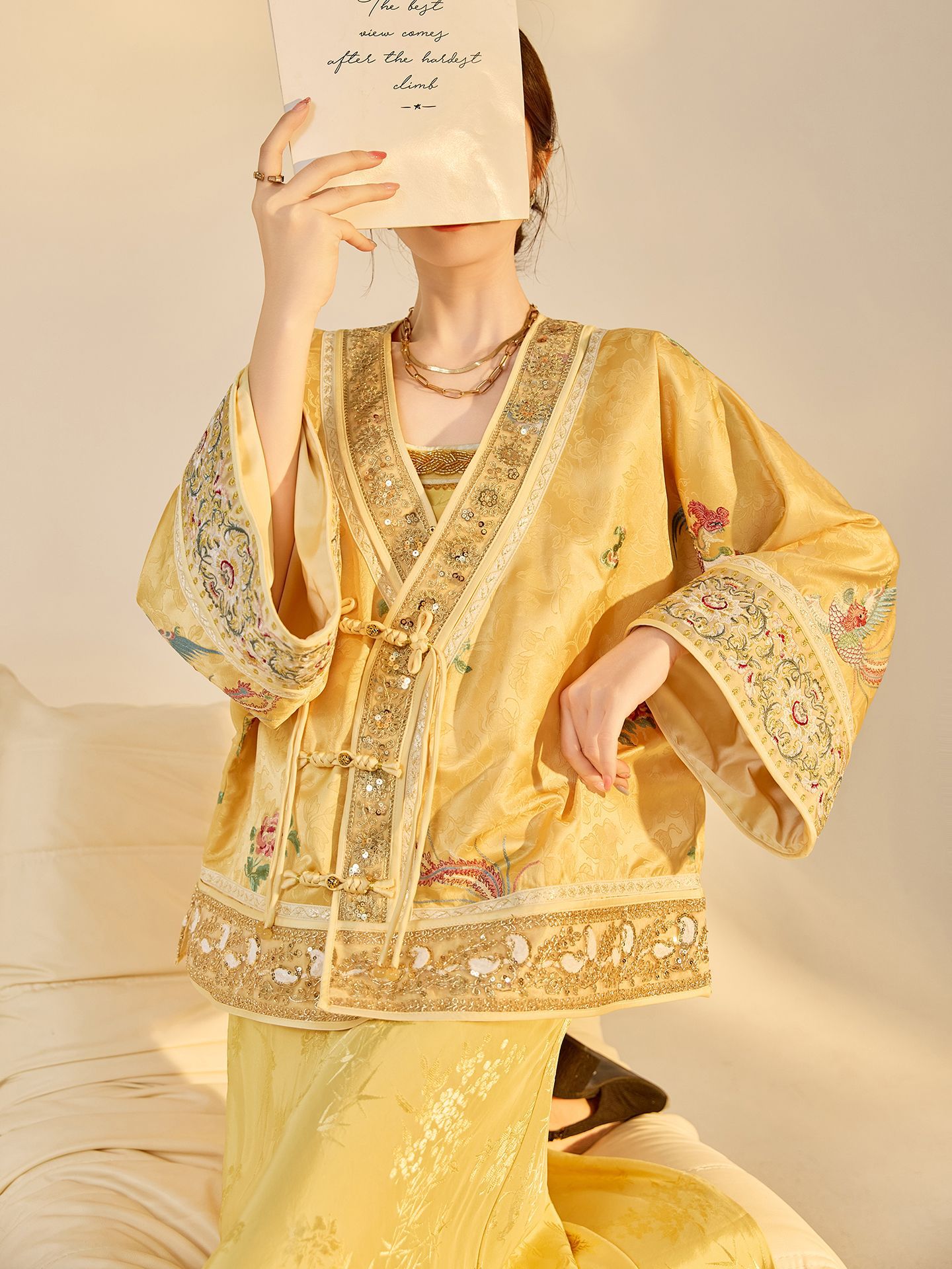 Embroidery Style - เสื้อแจ็คเก็ตแฟชั่นใหม่ประจำฤดูใบไม้ร่วง คอวี ดีไซน์หรูหรา สไตล์จีนประยุกต์ ปักลูกปัดอย่างประณีต