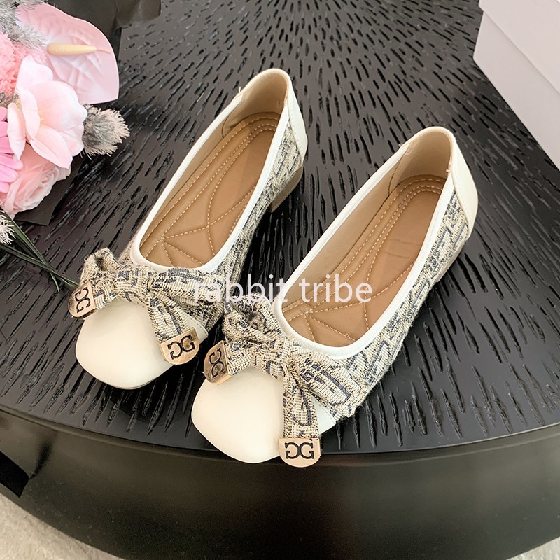 รองเท้าส้นเตี้ยแบบสวมสบายสไตล์ - Embroidery Style บทวิจารณ์และราคา