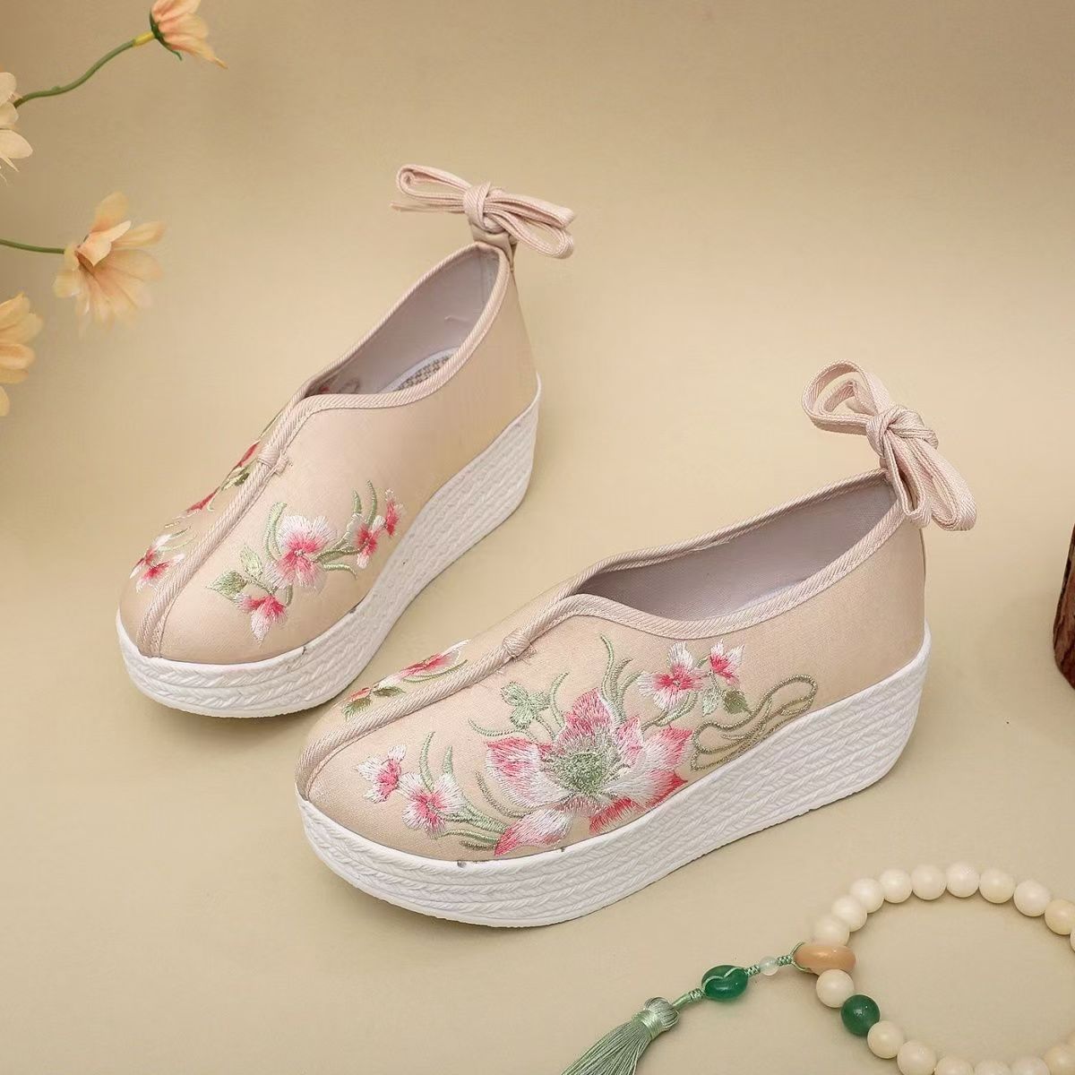 รองเท้าส้นเตารีดสไตล์ชาติพันธุ - Embroidery Style บทวิจารณ์และราคา