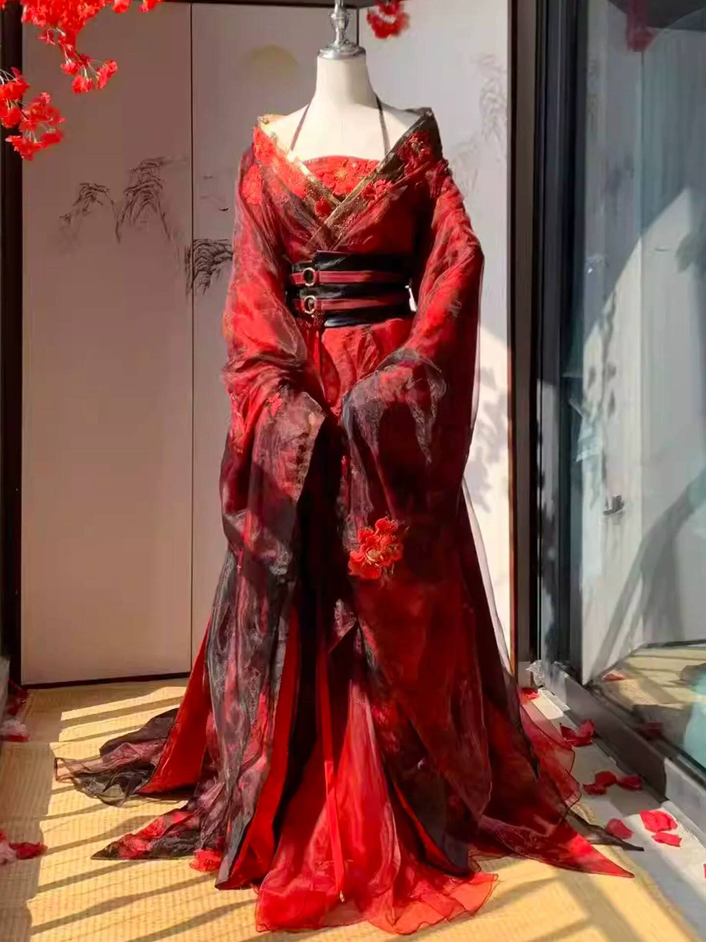 ชุดฮั่นฝูสีแดงแบบใหม่สำหรับผู้ - Embroidery Style บทวิจารณ์และราคา