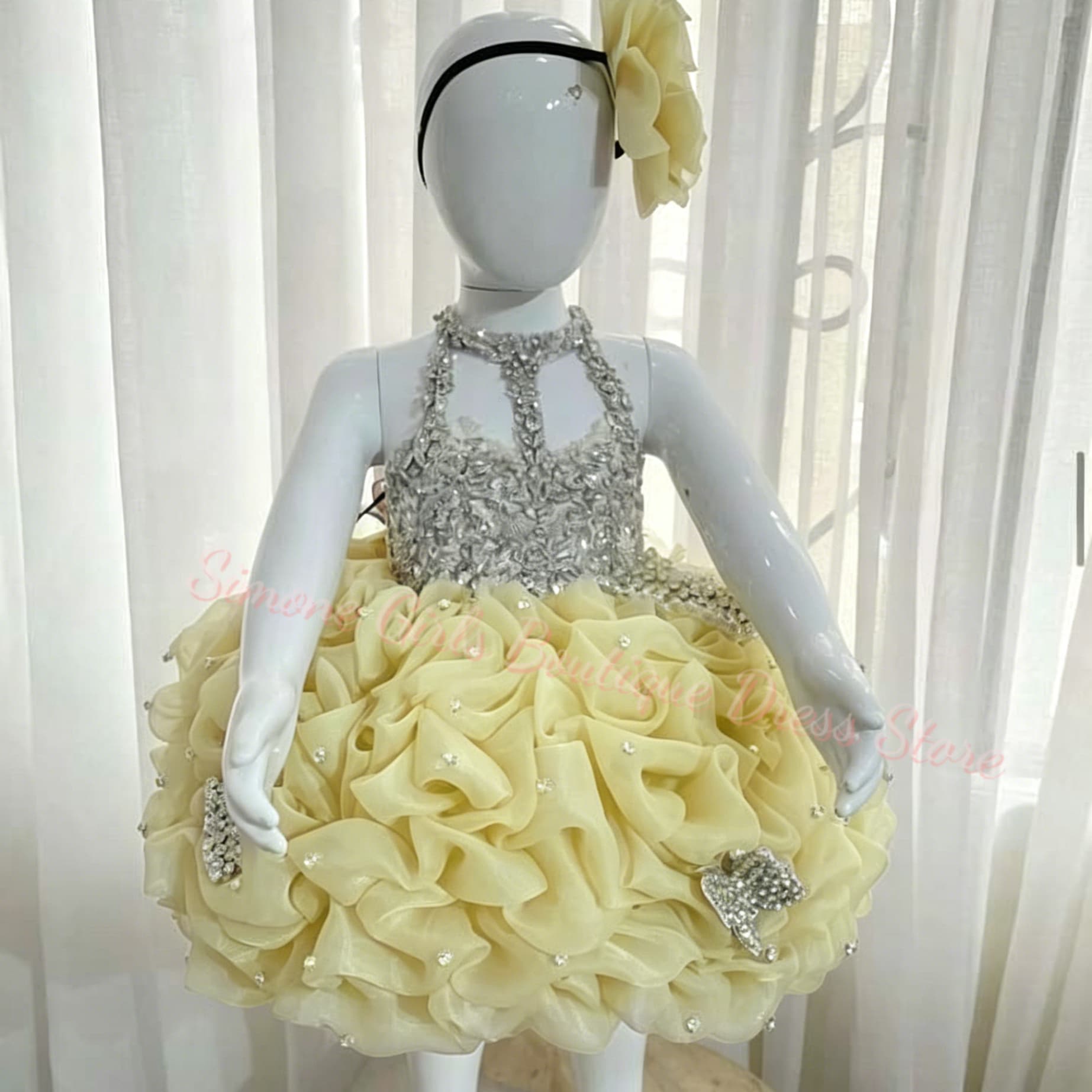ชุดเดรสเด็กผู้หญิงสีเหลืองประด - Embroidery Yellow Flower บทวิจารณ์และราคา