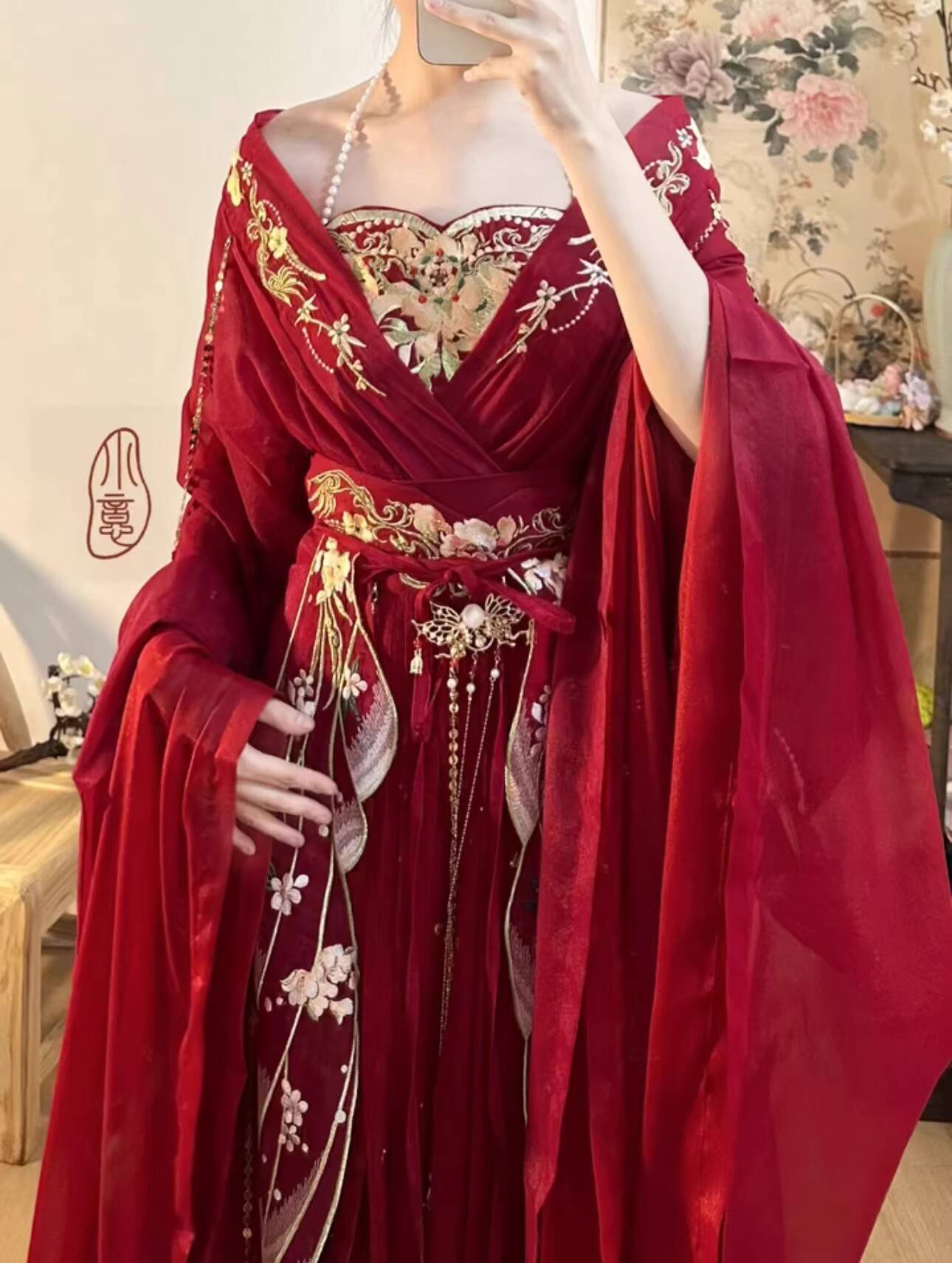 ชุดฮั่นฝูผู้หญิงสไตล์ราชวงศ์เห - Embroidery Red บทวิจารณ์และราคา