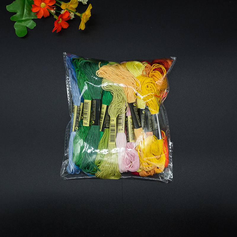 ชุดไหมปักผ้าฝ้ายหลากสี C 24/10 - Embroidery Service บทวิจารณ์และราคา