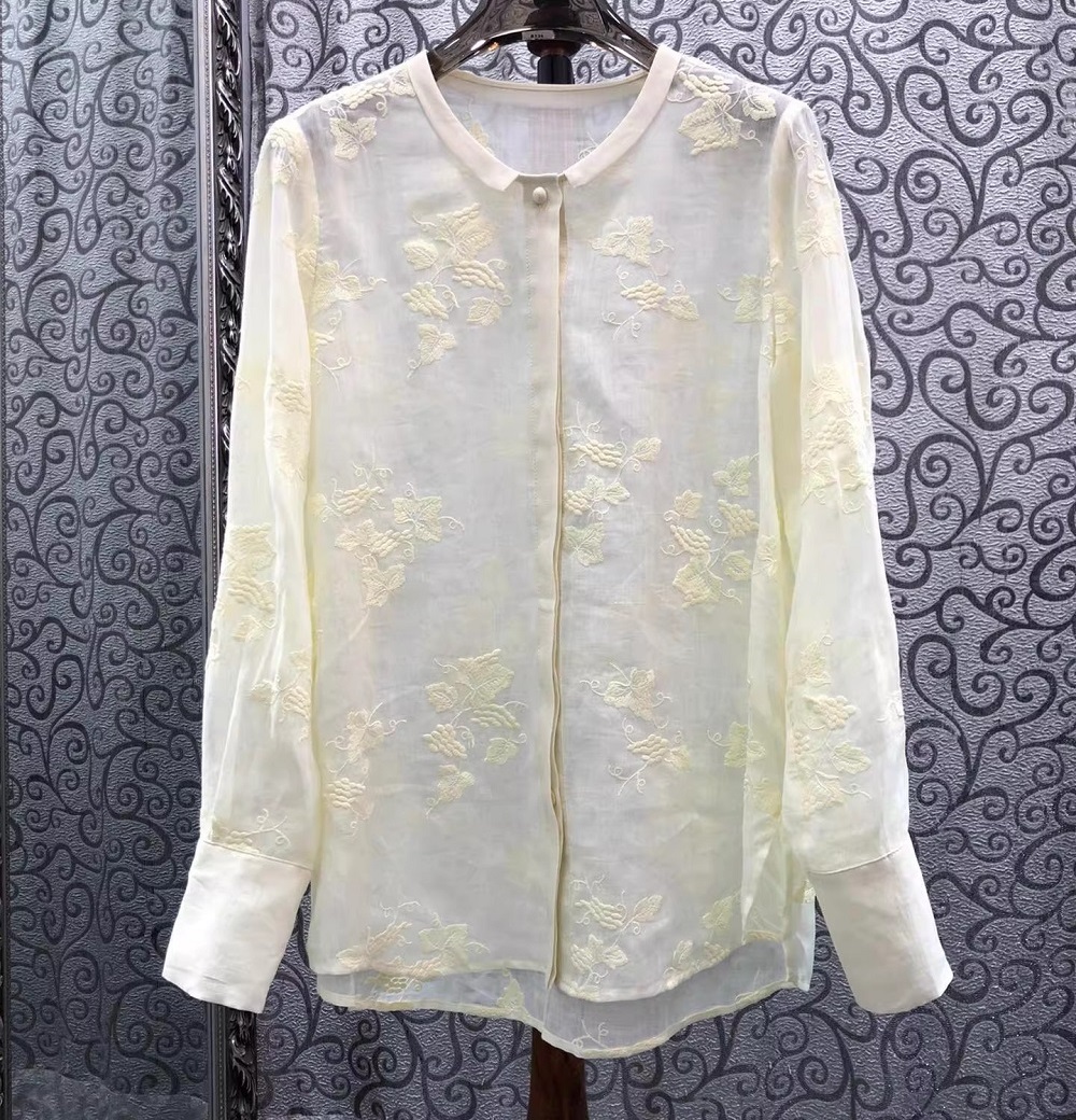 เสื้อเชิ้ตแฟชั่นคุณภาพสูงสไตล์ - Embroidery Yellow Flower บทวิจารณ์และราคา