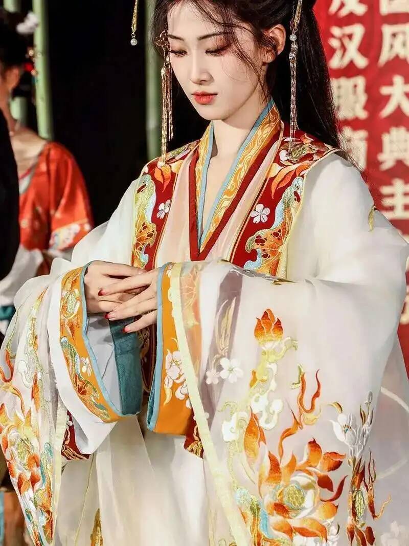 Ming Dynasty Hanfu เย็บปักถักร - Embroidery Set บทวิจารณ์และราคา